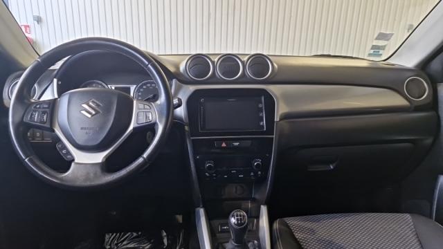 Suzuki Vitara image 2