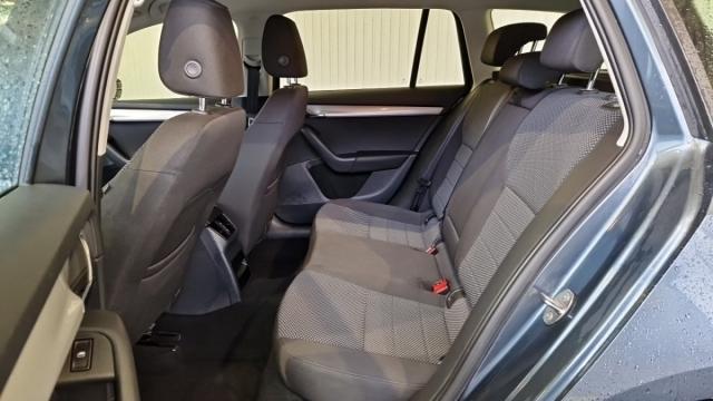 Skoda Octavia image 2