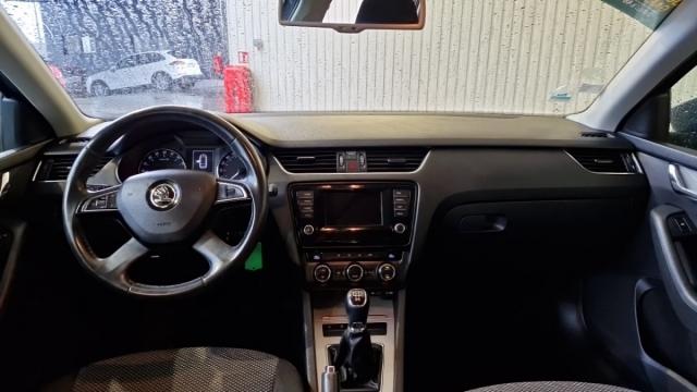 Skoda Octavia image 5