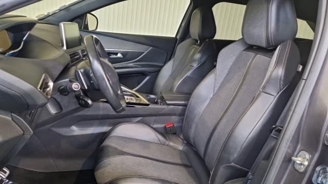 Peugeot 3008 image 8