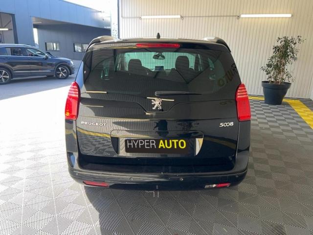 Peugeot 5008 image 1