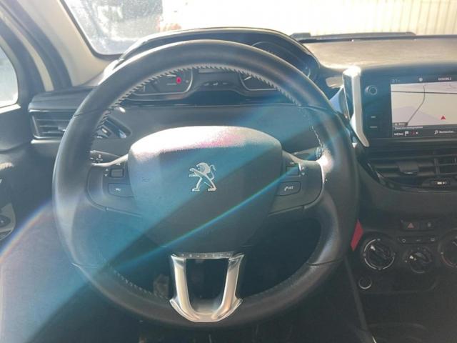 Peugeot 208 image 8