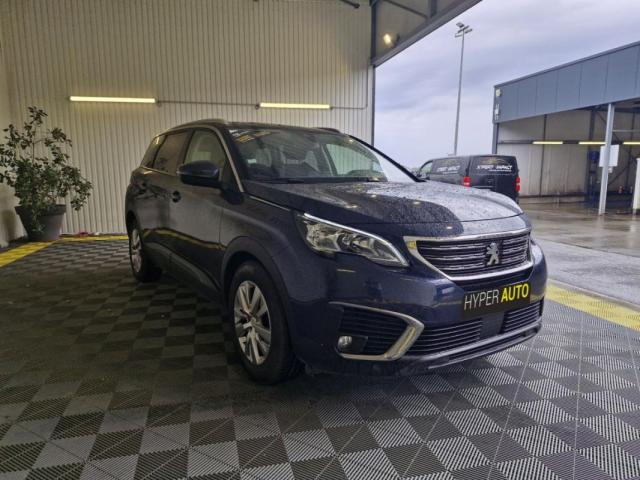 Peugeot 5008 image 1