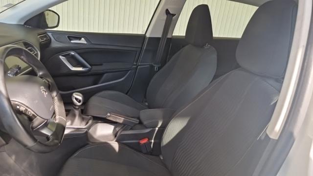 Peugeot 308 image 2