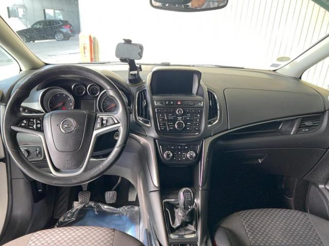 Opel Zafira Tourer image 1