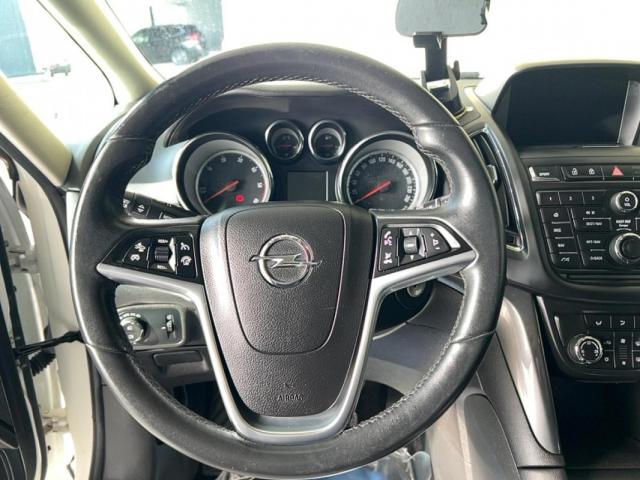 Opel Zafira Tourer image 6