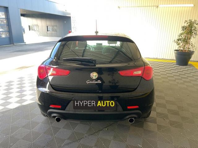 Alfa Romeo Giulietta image 7