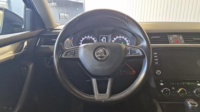 Skoda Octavia image 5