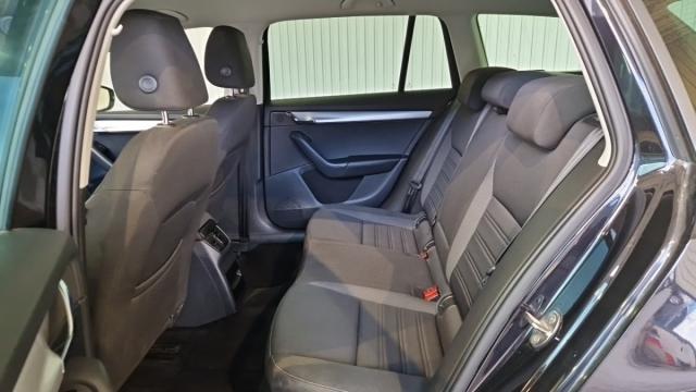 Skoda Octavia image 3