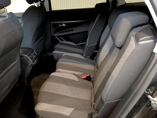Peugeot 5008 image 2
