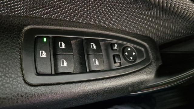 Bmw Série 1 image 6