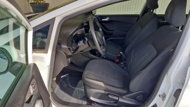 Ford Fiesta image 8