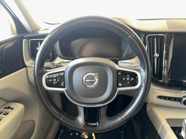 Volvo Xc60 image 8
