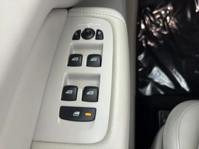 Volvo Xc60 image 2