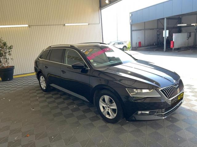 Skoda Superb Combi image 5