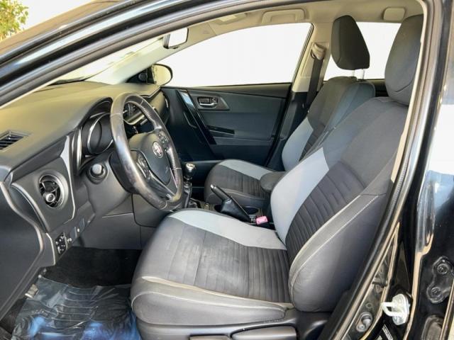 Toyota Auris image 6