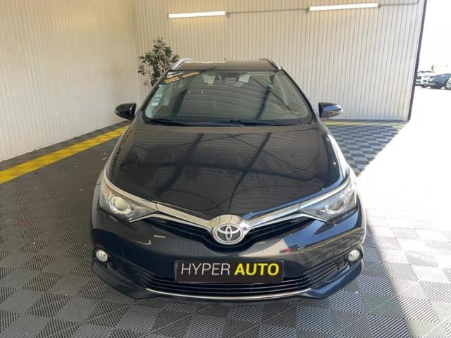 Toyota Auris image 1