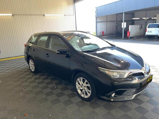 Toyota Auris image 3