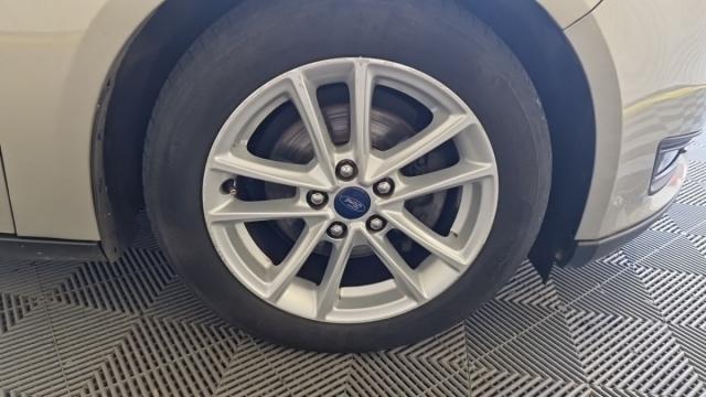 Ford Focus image 7