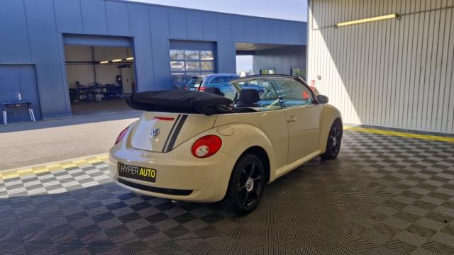 Volkswagen New Beetle image 6
