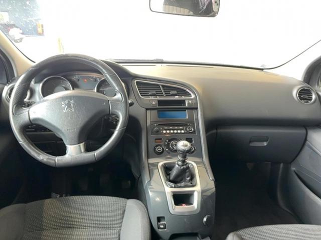 Peugeot 5008 image 3