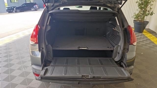 Peugeot 3008 image 3