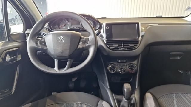 Peugeot 208 image 2