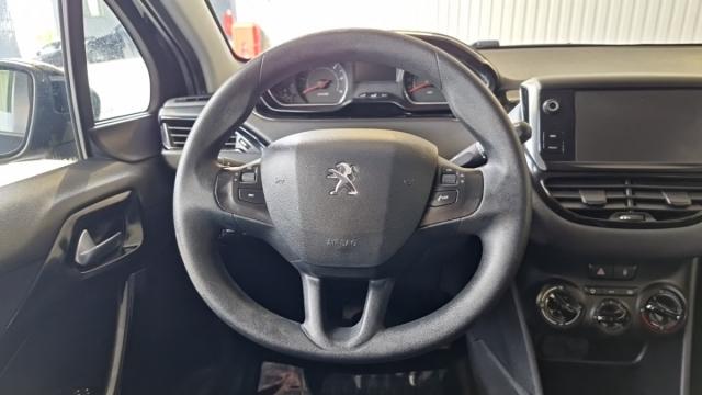 Peugeot 208 image 7