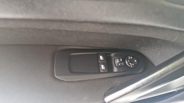 Peugeot 308 image 2