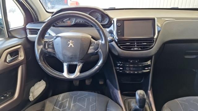 Peugeot 2008 image 8