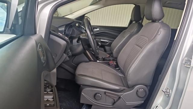 Ford Kuga image 6
