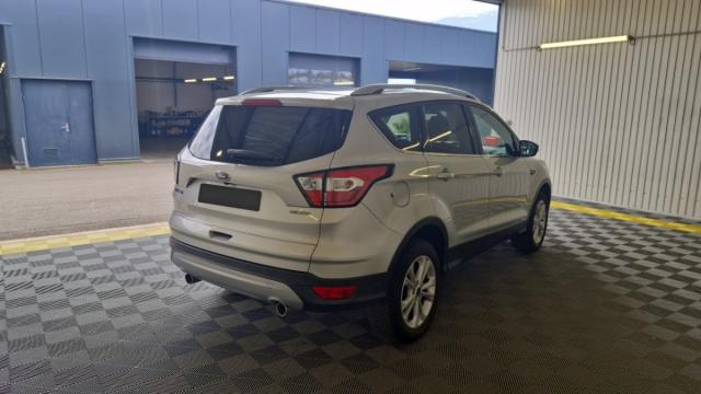 Ford Kuga image 2