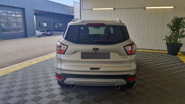 Ford Kuga image 8