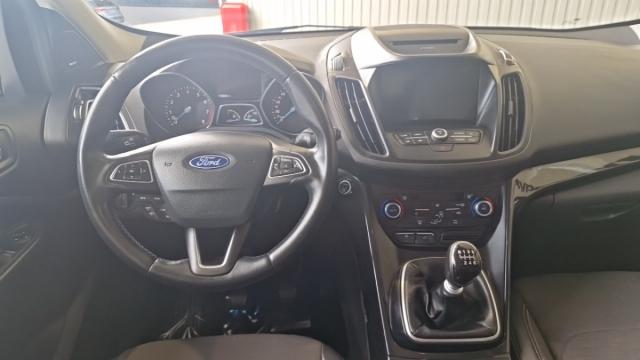Ford Kuga image 9