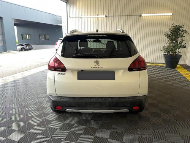 Peugeot 2008 image 3