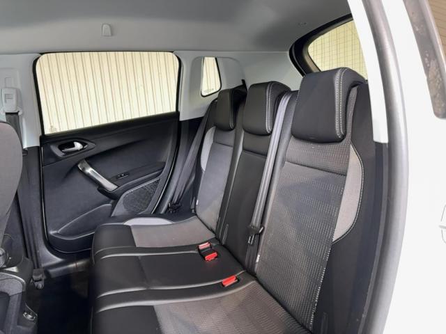 Peugeot 2008 image 7