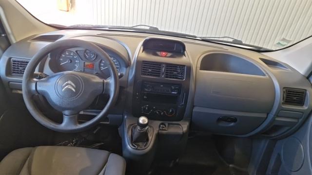 Citroen Jumpy image 9