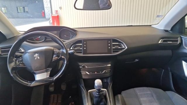Peugeot 308 image 2