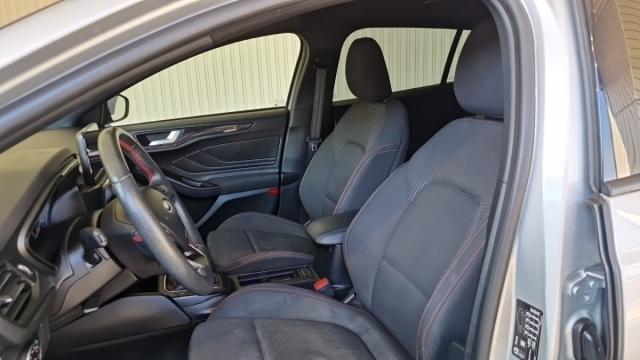 Ford Focus image 9