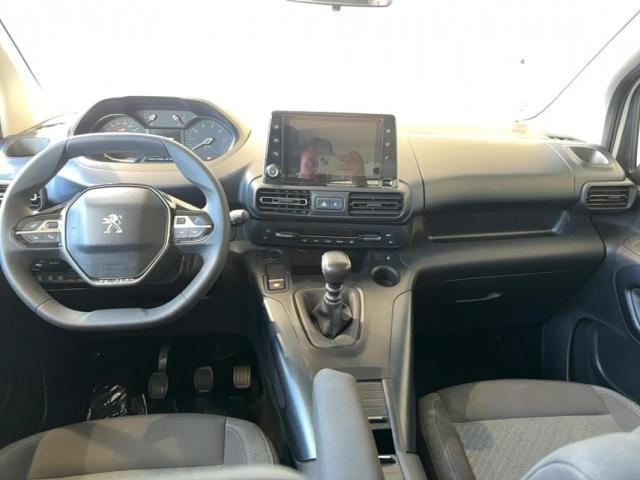 Peugeot Rifter image 9