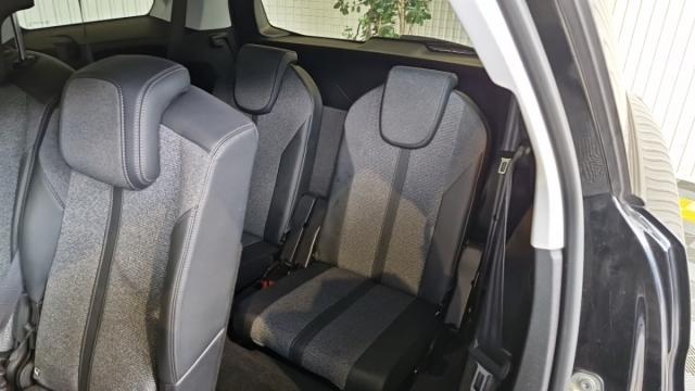 Peugeot 5008 image 1