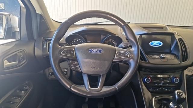 Ford Kuga image 1