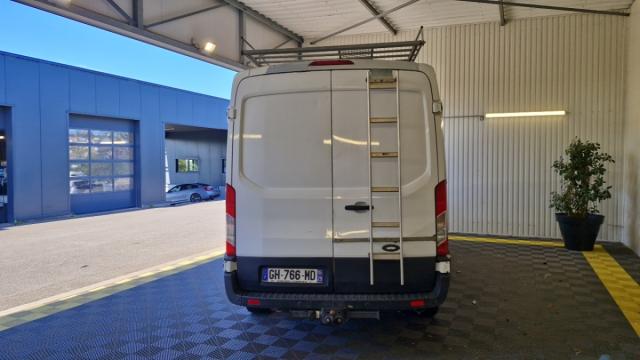Ford Transit image 9