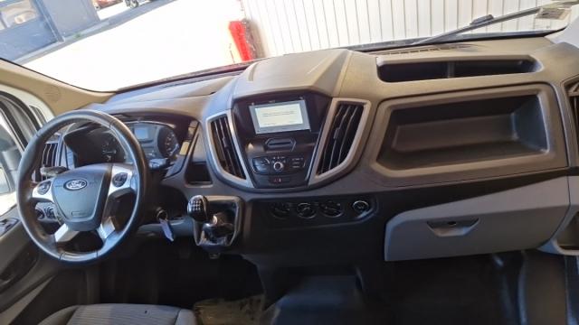 Ford Transit image 8