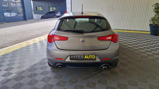 Alfa Romeo Giulietta image 7