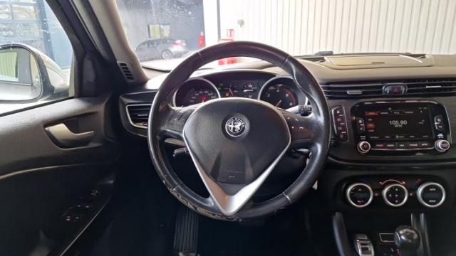 Alfa Romeo Giulietta image 3