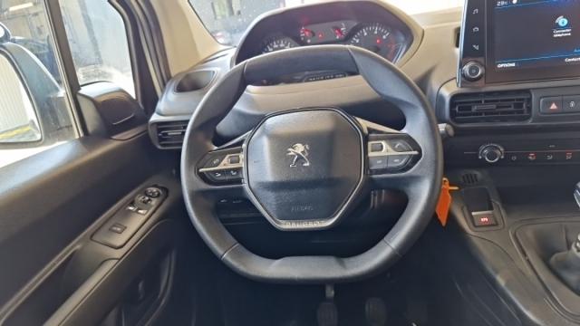 Peugeot Partner image 1