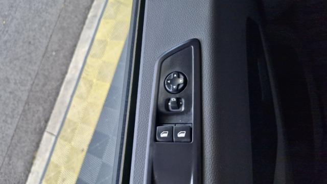 Citroen Jumpy image 2