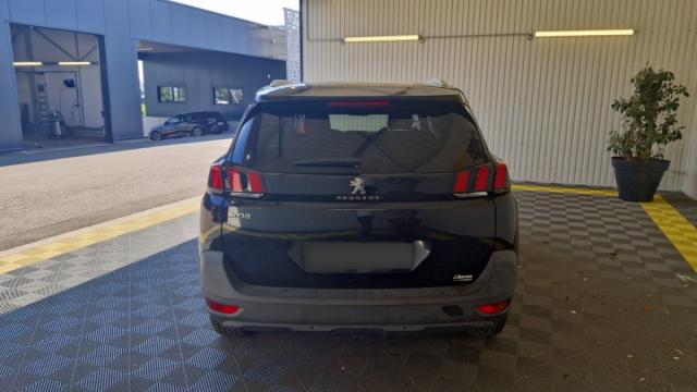 Peugeot 5008 image 9