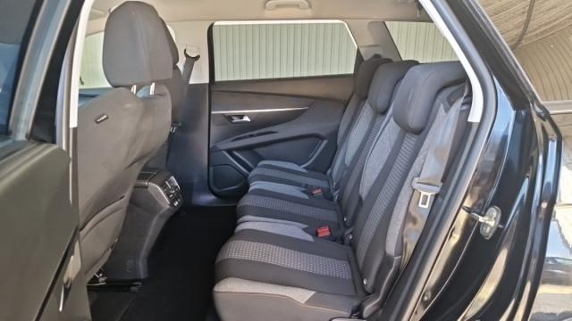 Peugeot 5008 image 8